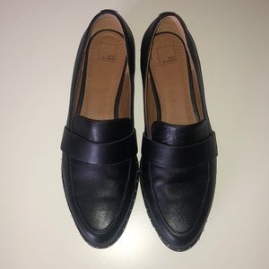 14th&Union Black Loafers